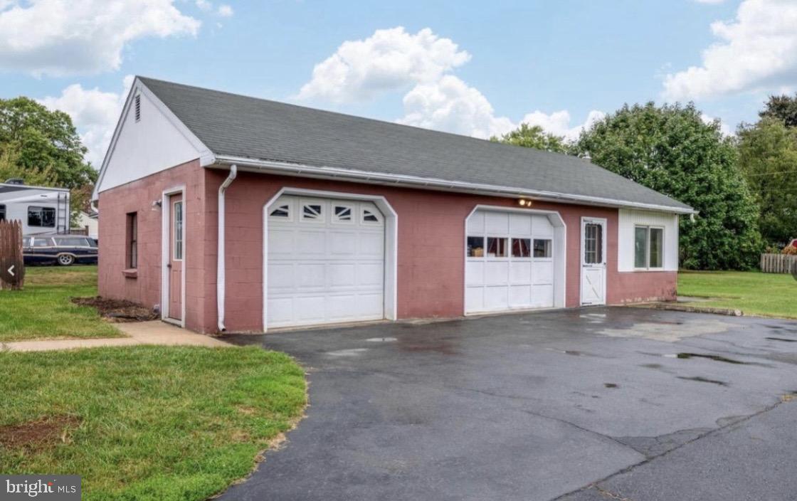 923 ROHRERSTOWN ROAD