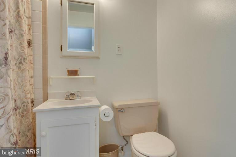 MOORINGS OF OCCOQUAN CON - Residential Lease