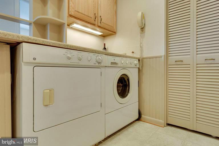 MOORINGS OF OCCOQUAN CON - Residential Lease