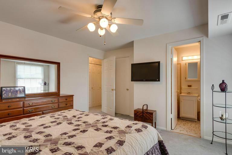 MOORINGS OF OCCOQUAN CON - Residential Lease