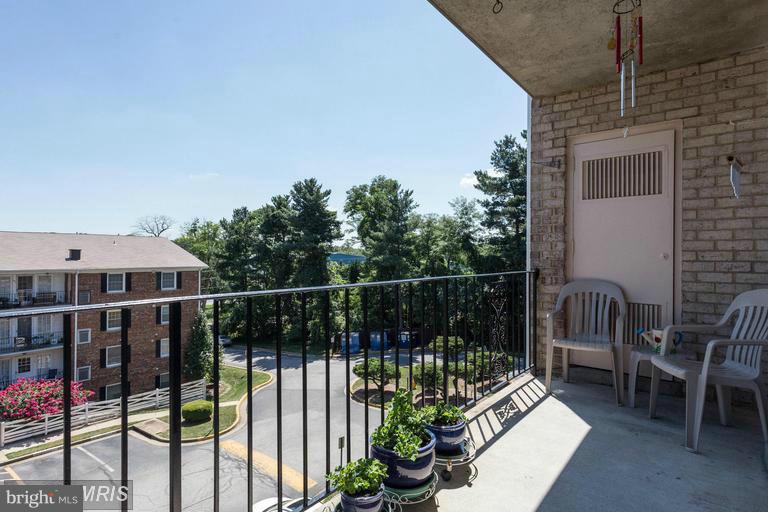 MOORINGS OF OCCOQUAN CON - Residential Lease