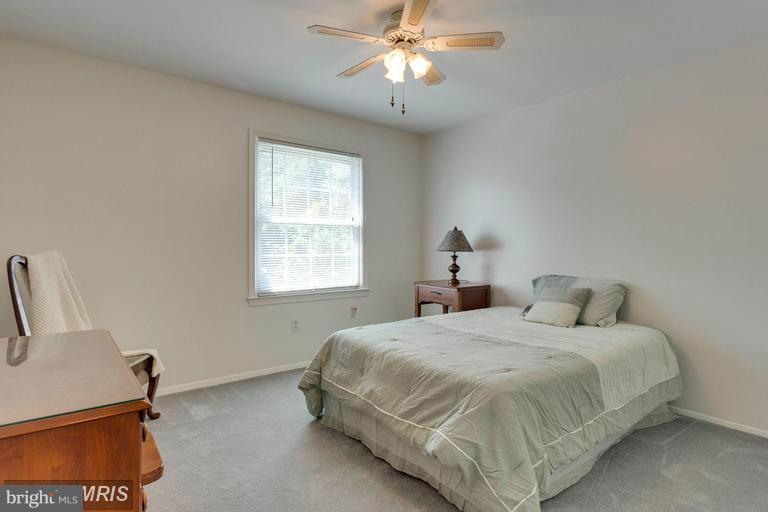 MOORINGS OF OCCOQUAN CON - Residential Lease