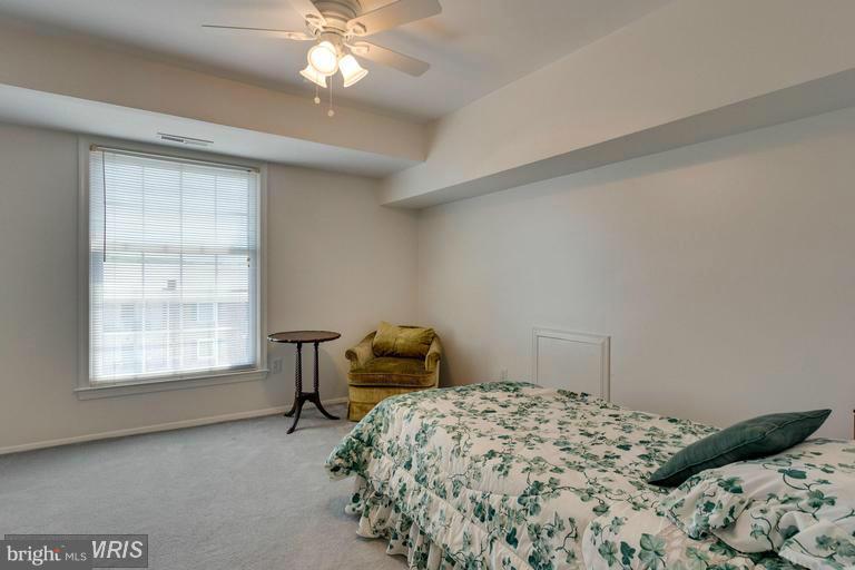 MOORINGS OF OCCOQUAN CON - Residential Lease