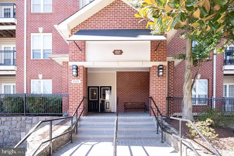 1521 Spring Gate Drive Unit 10206, McLean, VA MLS: VAFX2228732