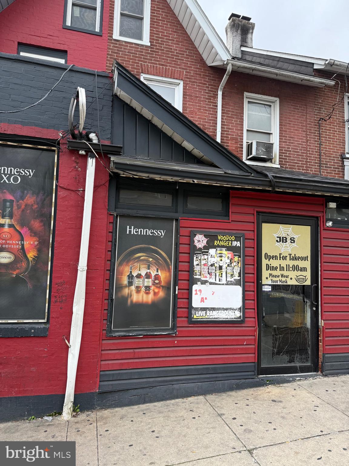 304 W LINCOLN HIGHWAY