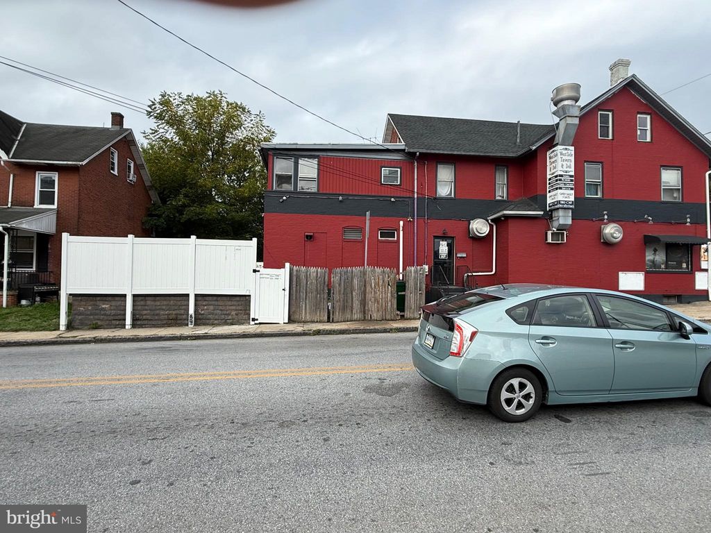 Photo of 304 W Lincoln Highway, COATESVILLE, PA 19320 (MLS # PACT2111874)