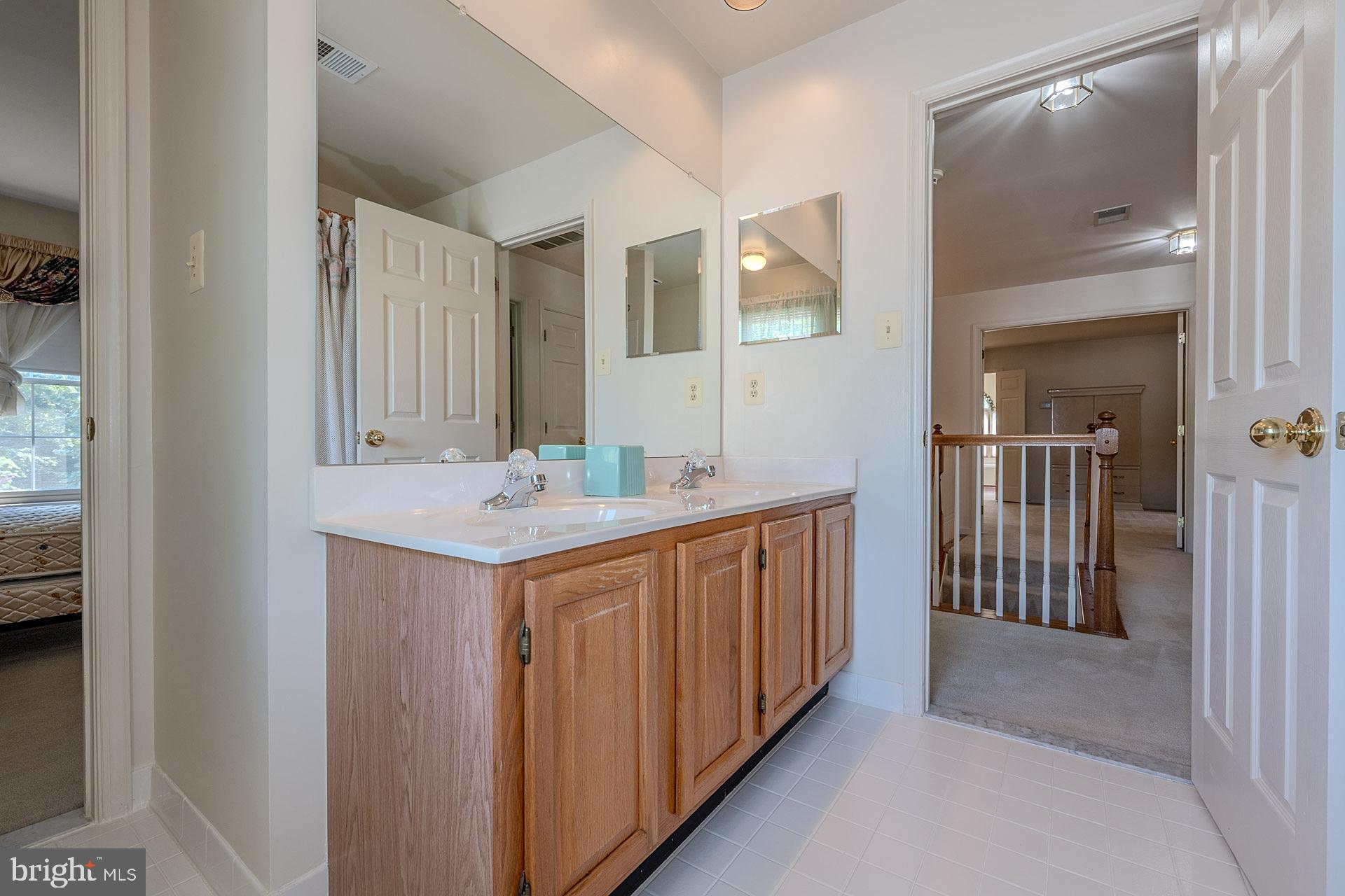 NAPLES MANOR - Residential