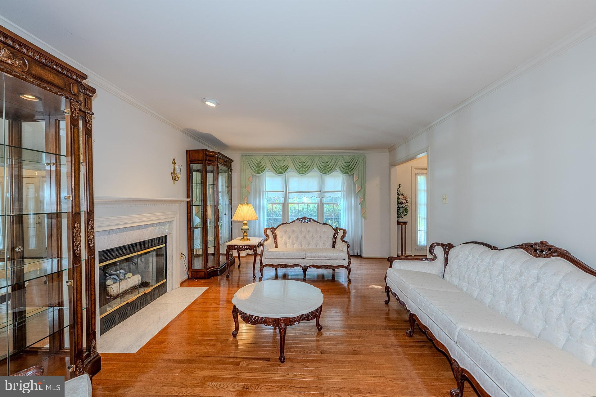 NAPLES MANOR - Residential