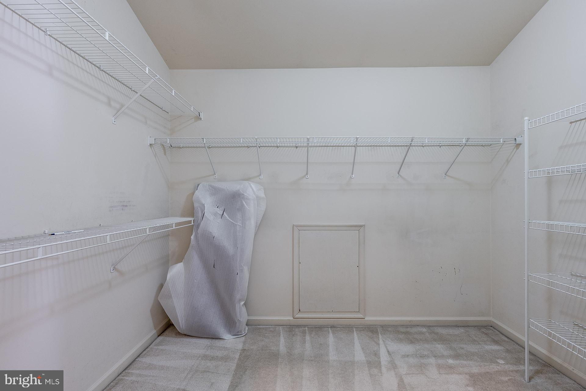 NAPLES MANOR - Residential