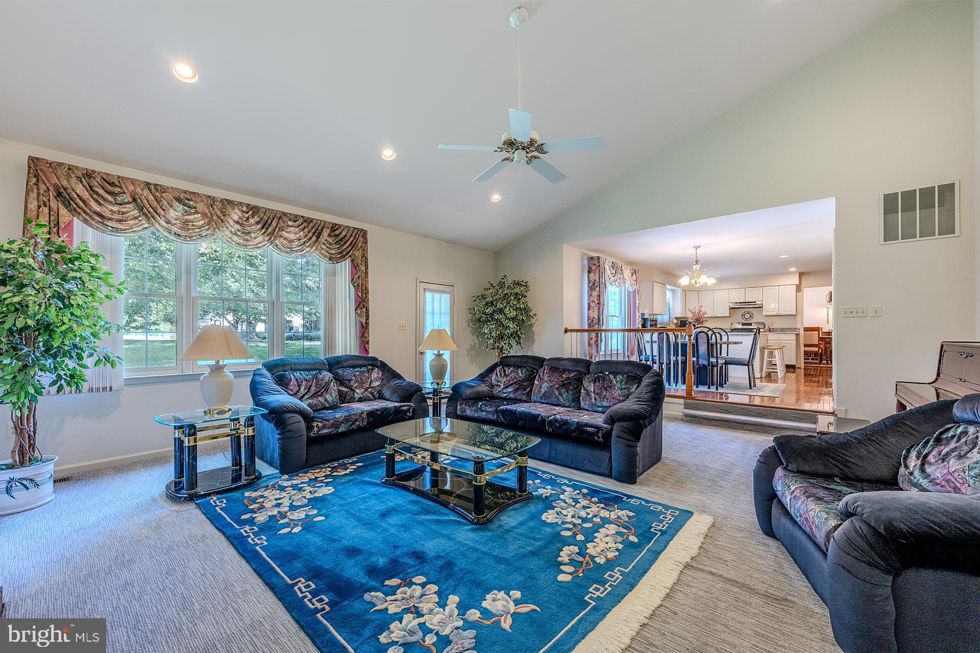 NAPLES MANOR - Residential