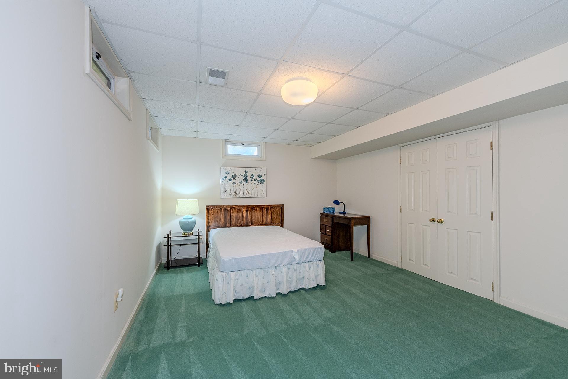 NAPLES MANOR - Residential