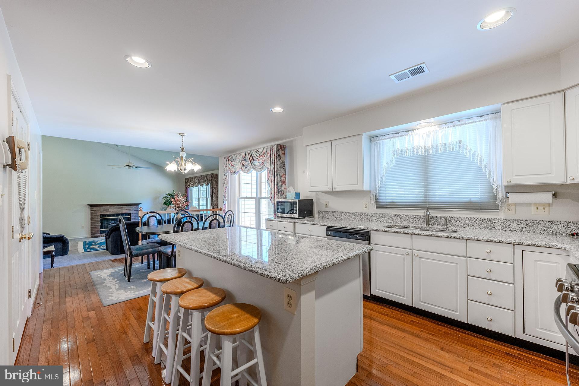 NAPLES MANOR - Residential