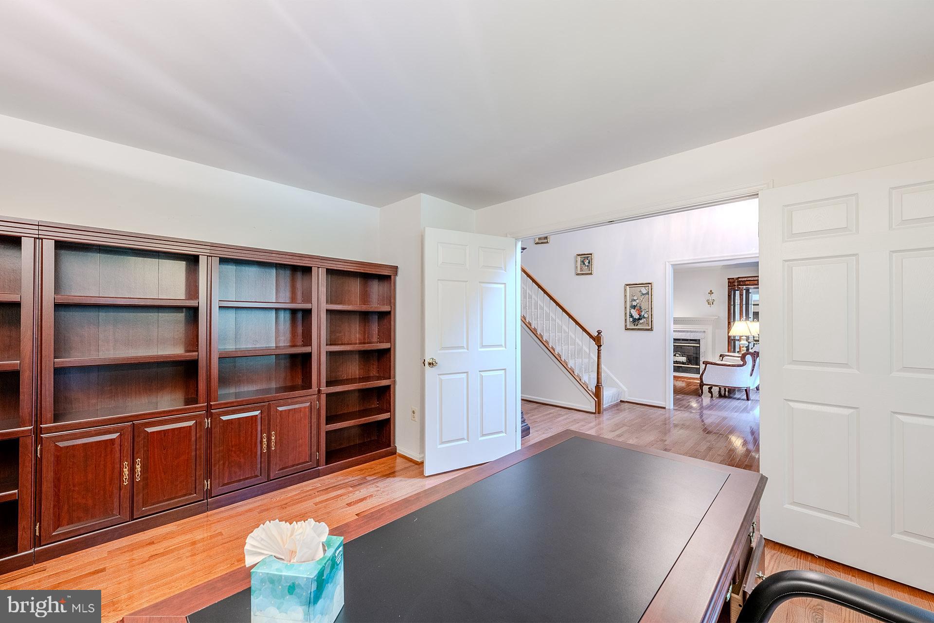 NAPLES MANOR - Residential