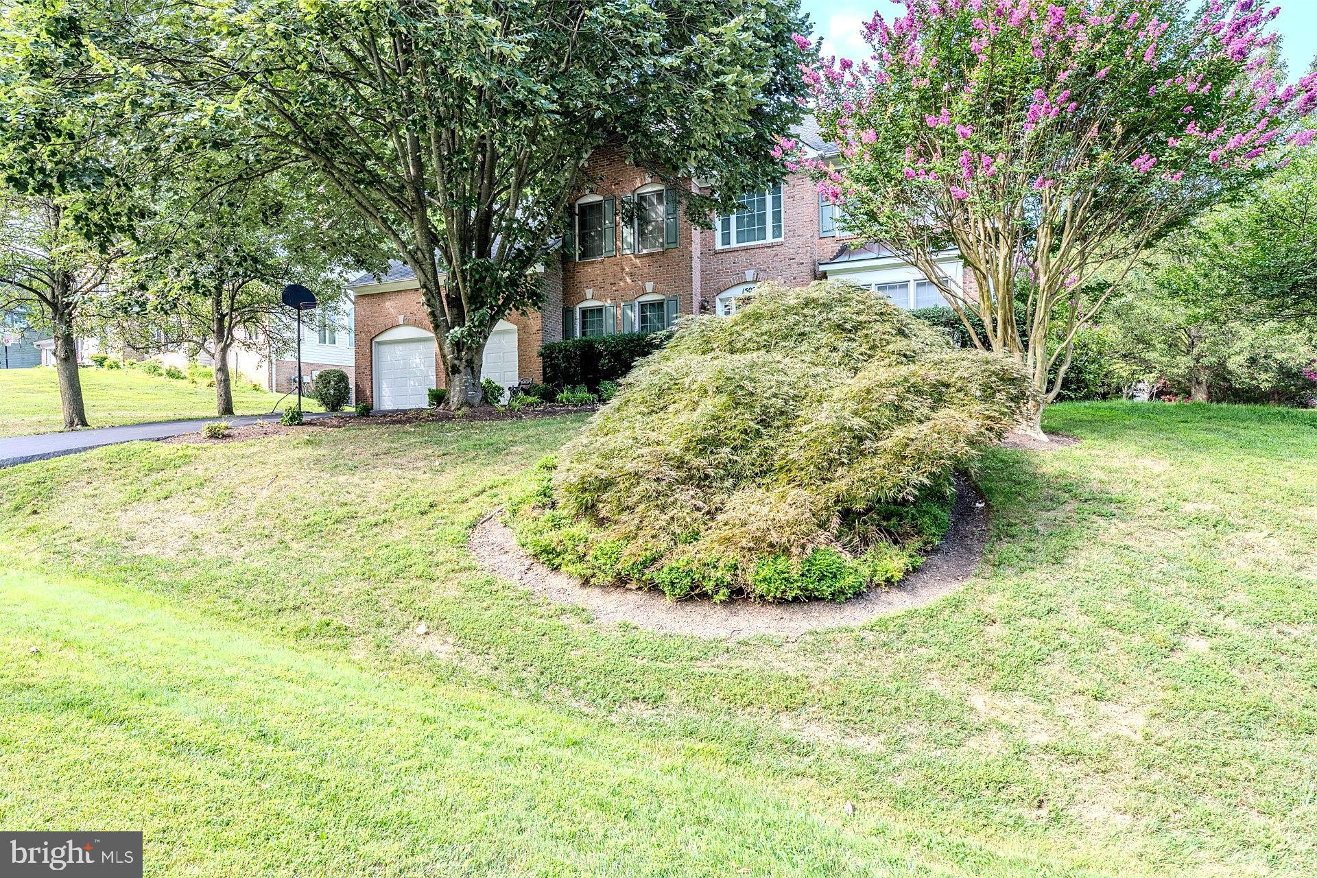 NAPLES MANOR - Residential