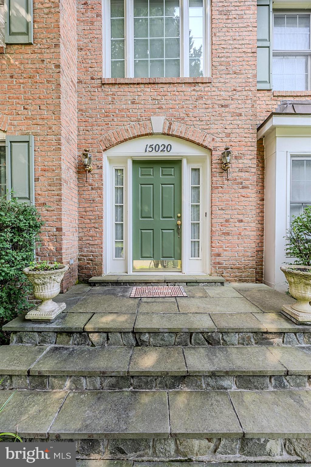 NAPLES MANOR - Residential