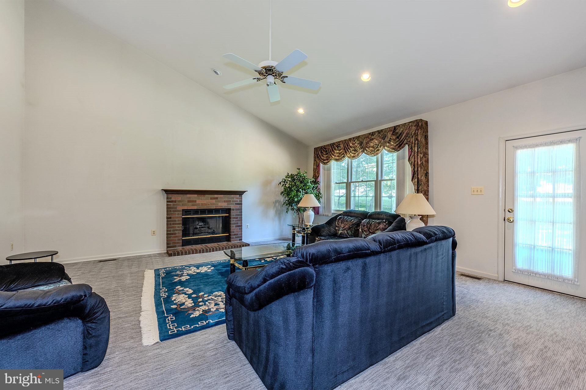 NAPLES MANOR - Residential