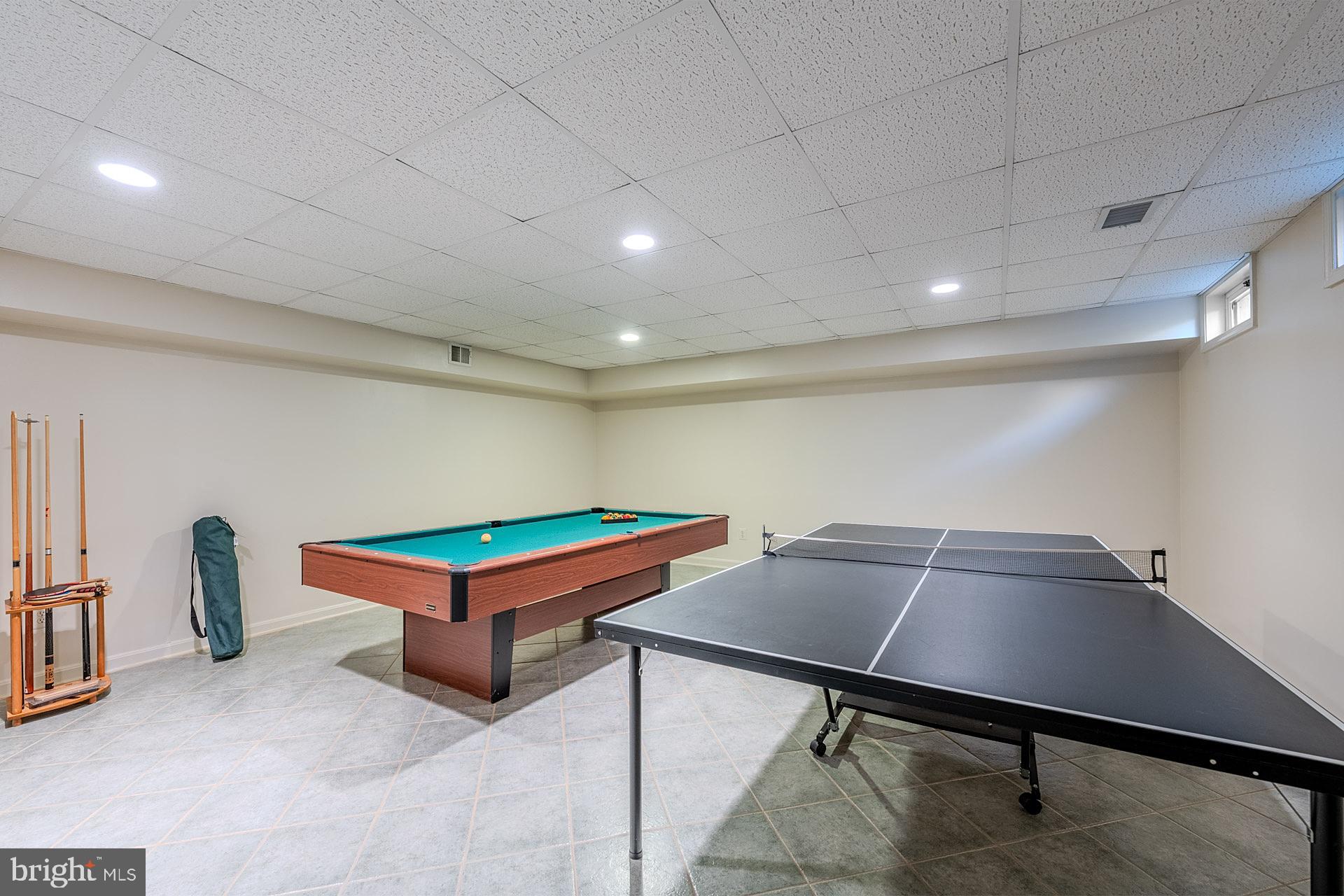 NAPLES MANOR - Residential