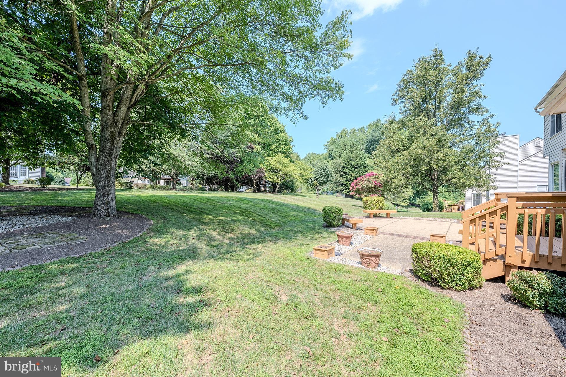 NAPLES MANOR - Residential