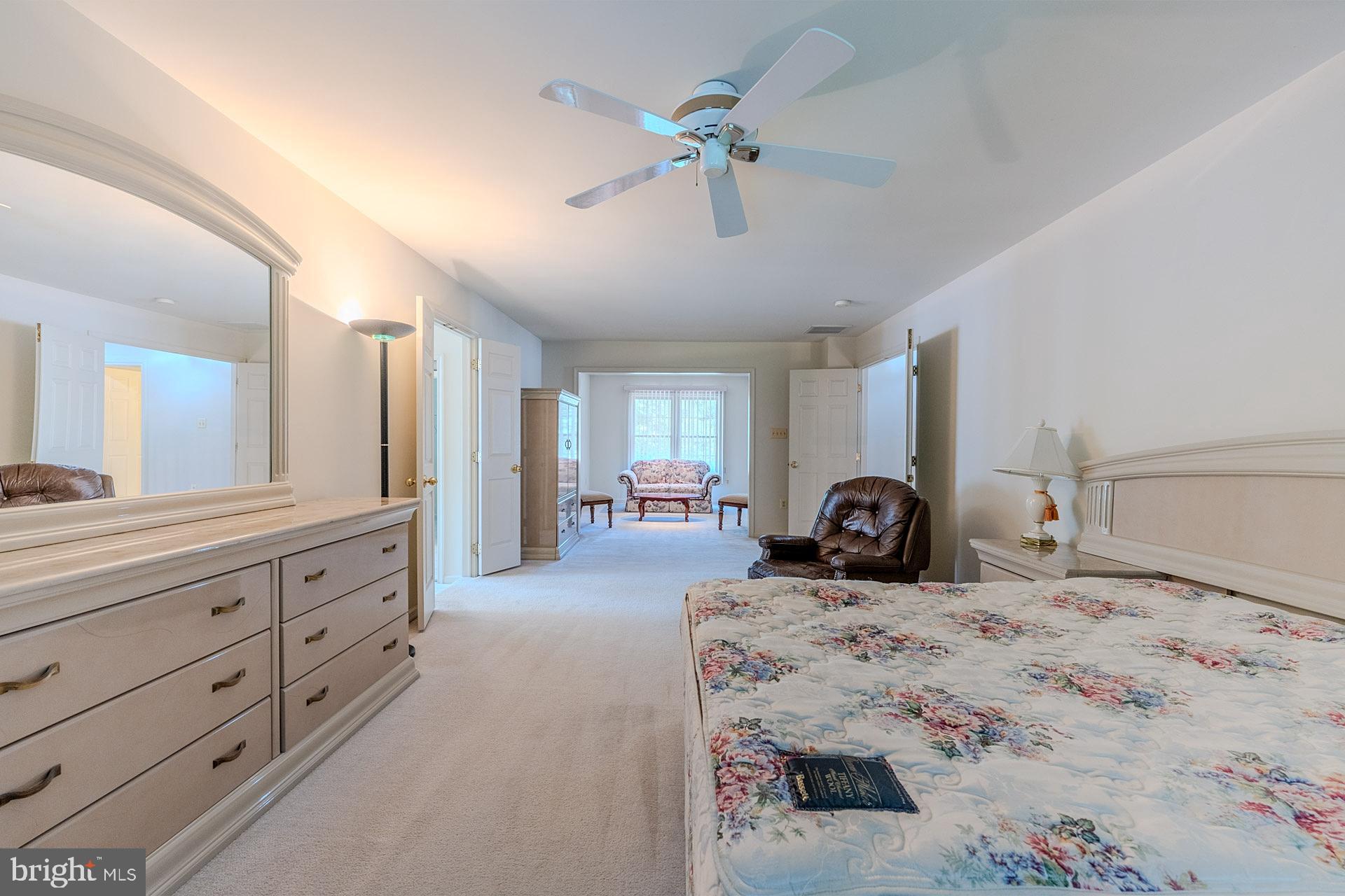 NAPLES MANOR - Residential