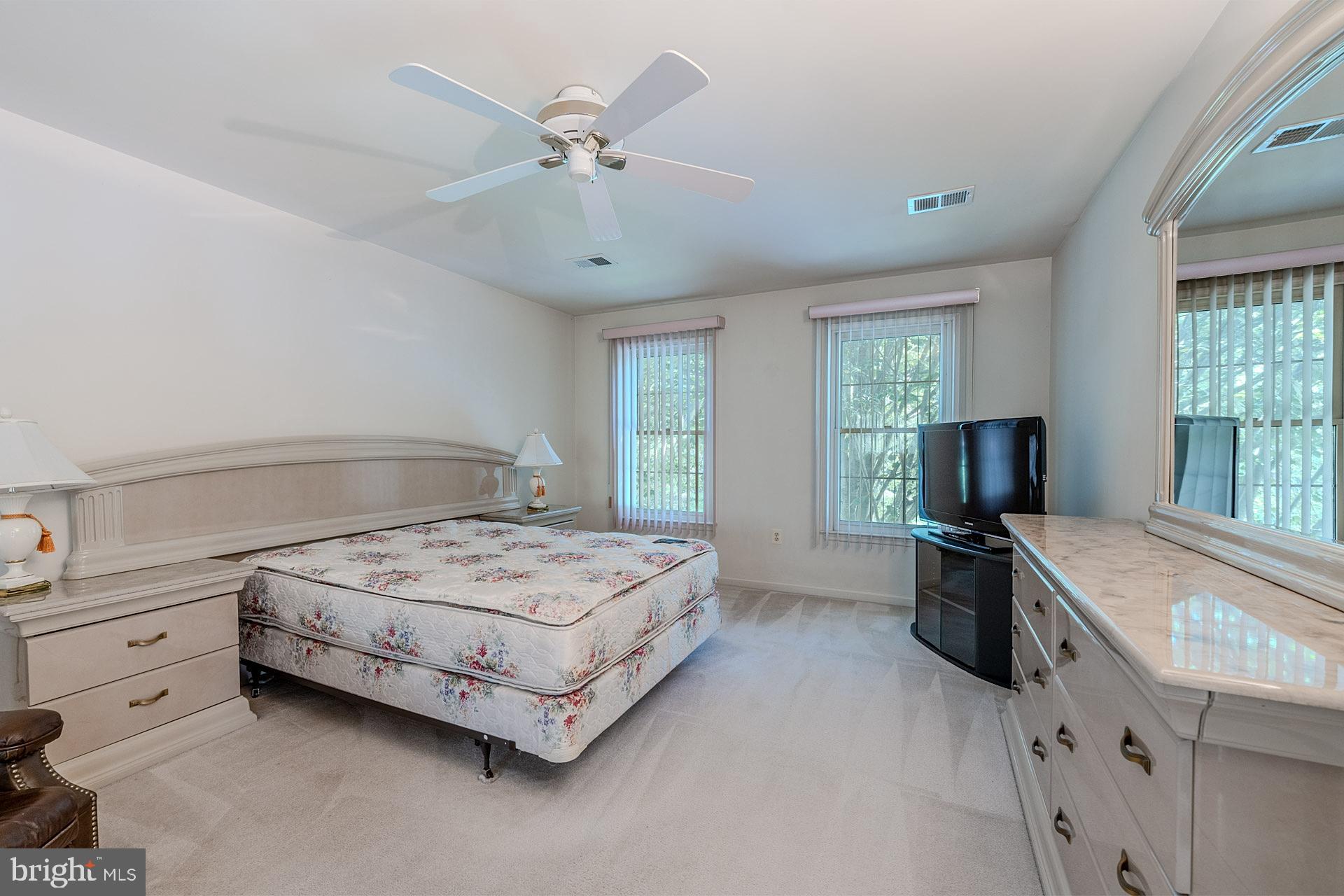 NAPLES MANOR - Residential