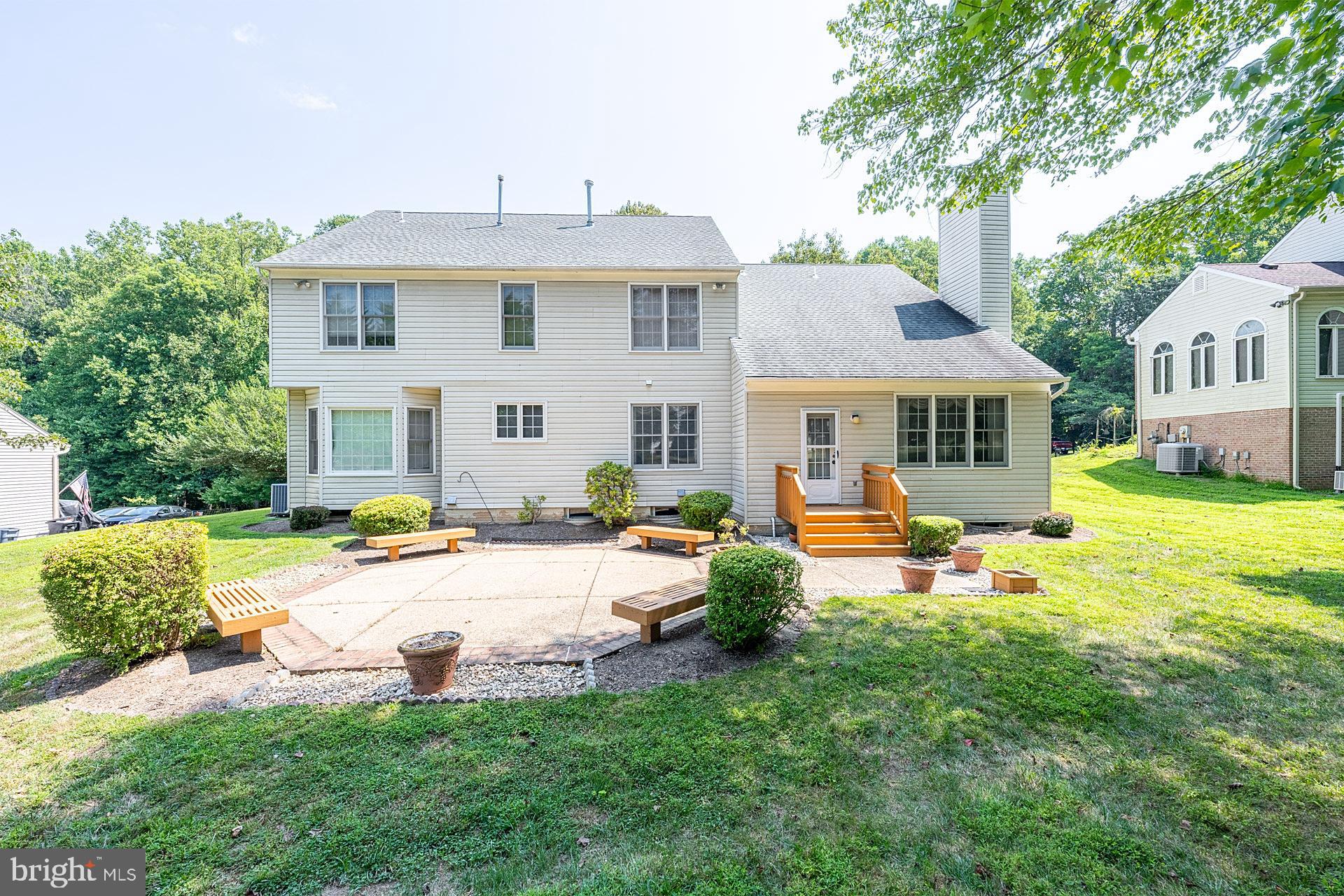 NAPLES MANOR - Residential