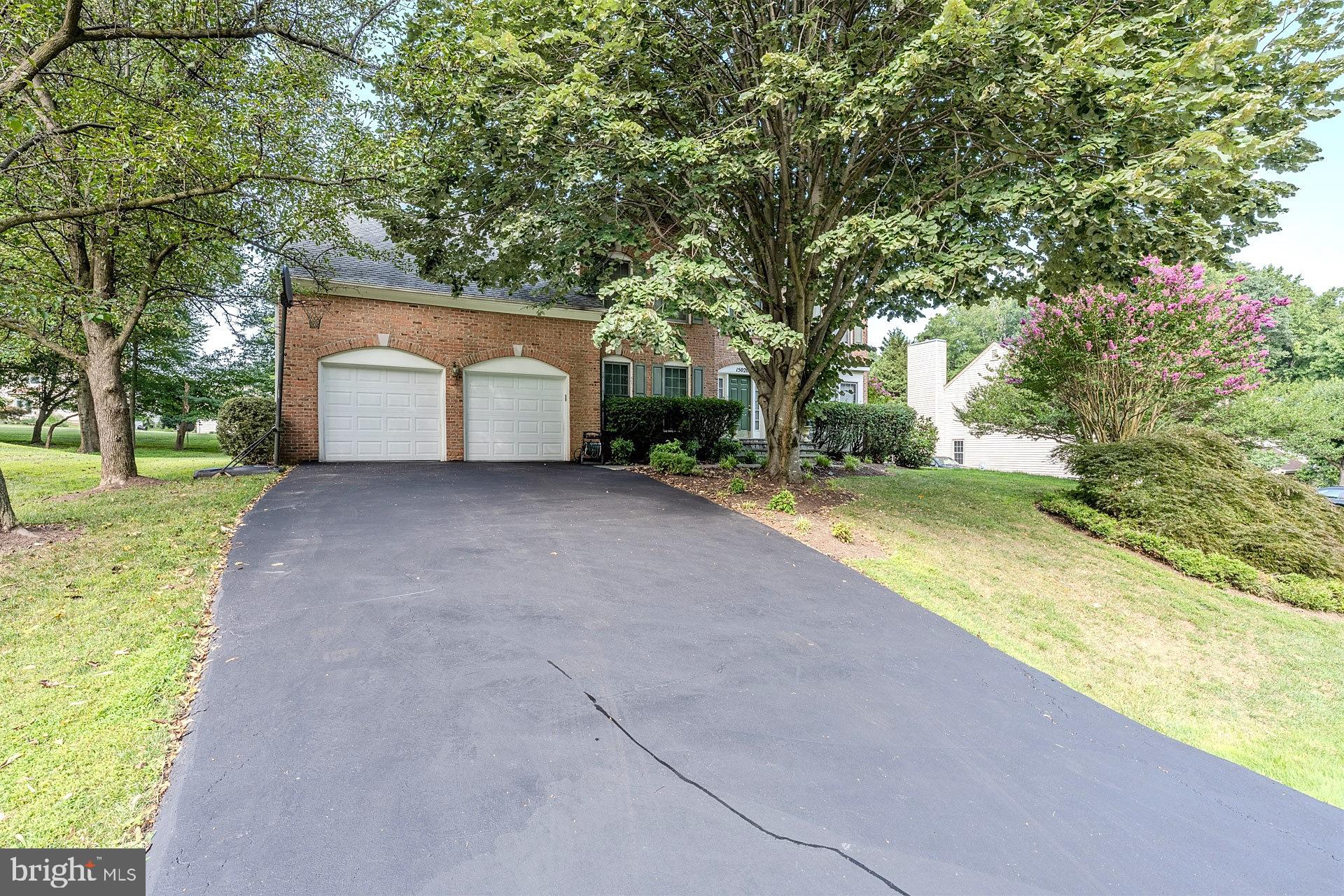 NAPLES MANOR - Residential