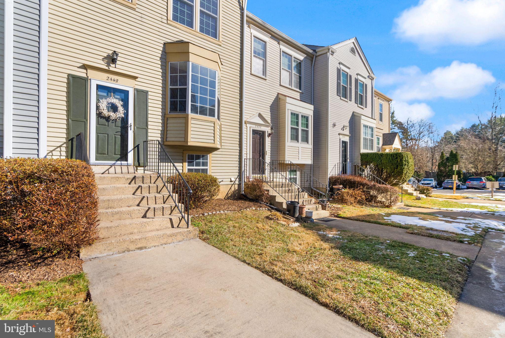 HUNTERS SQUARE - Residential