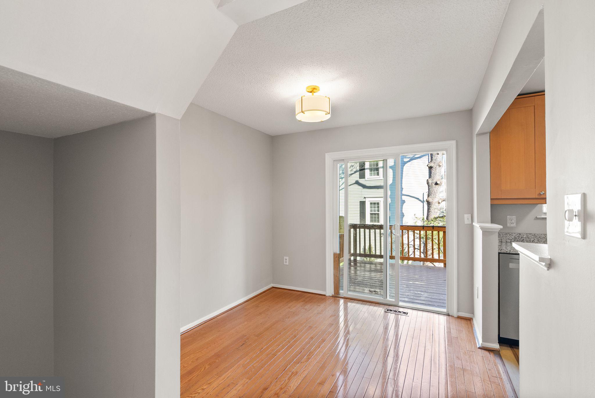 HUNTERS SQUARE - Residential