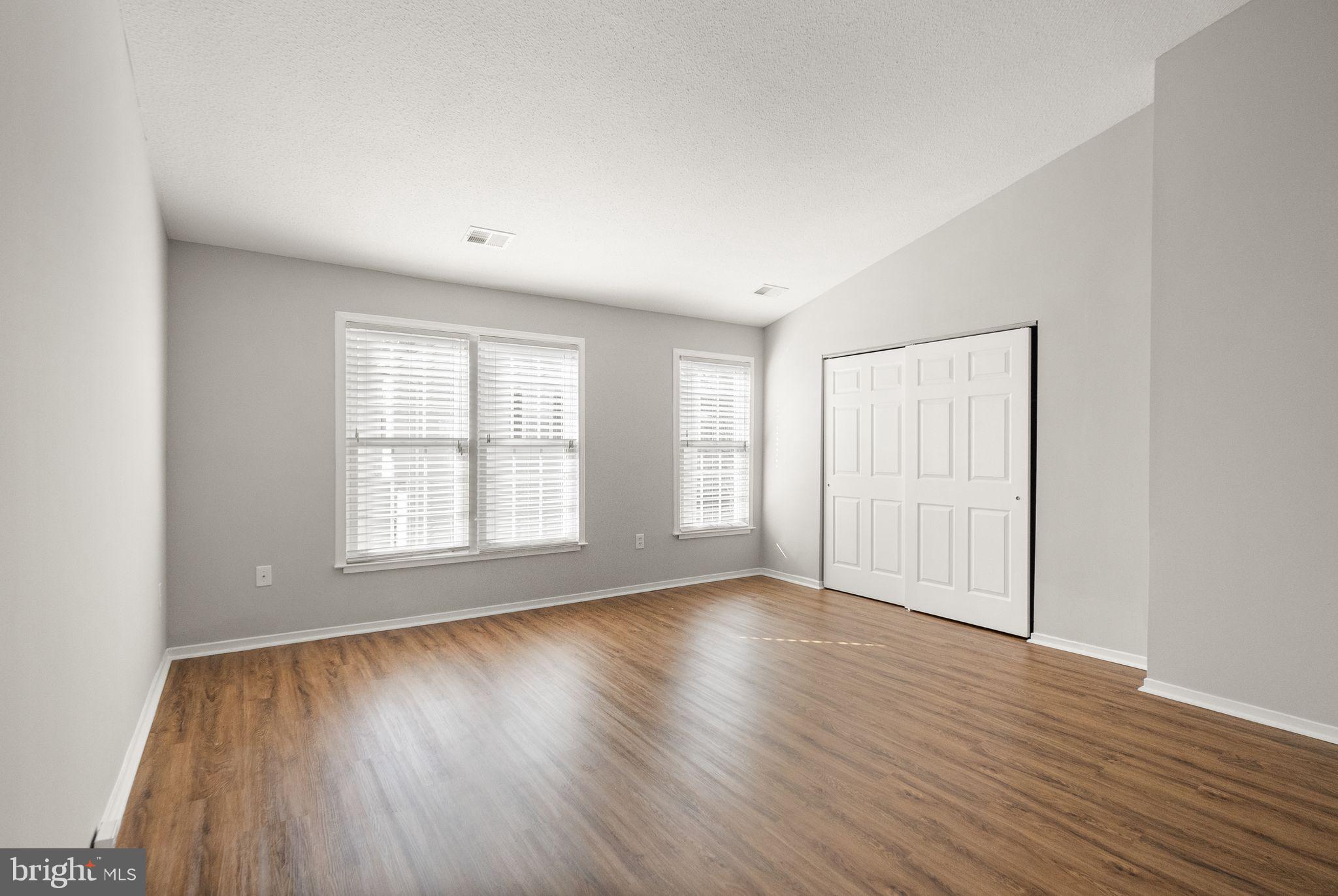 HUNTERS SQUARE - Residential