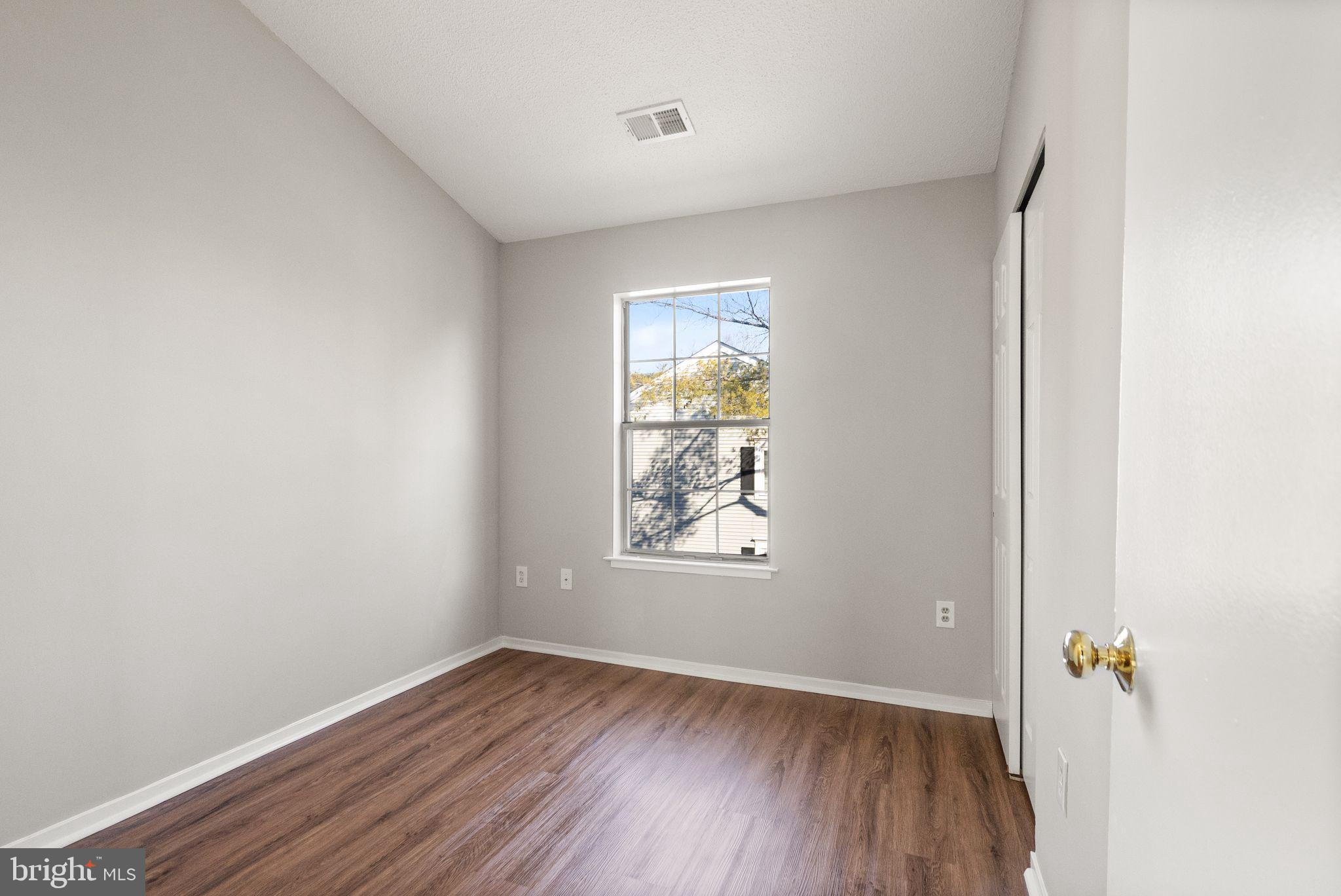 HUNTERS SQUARE - Residential