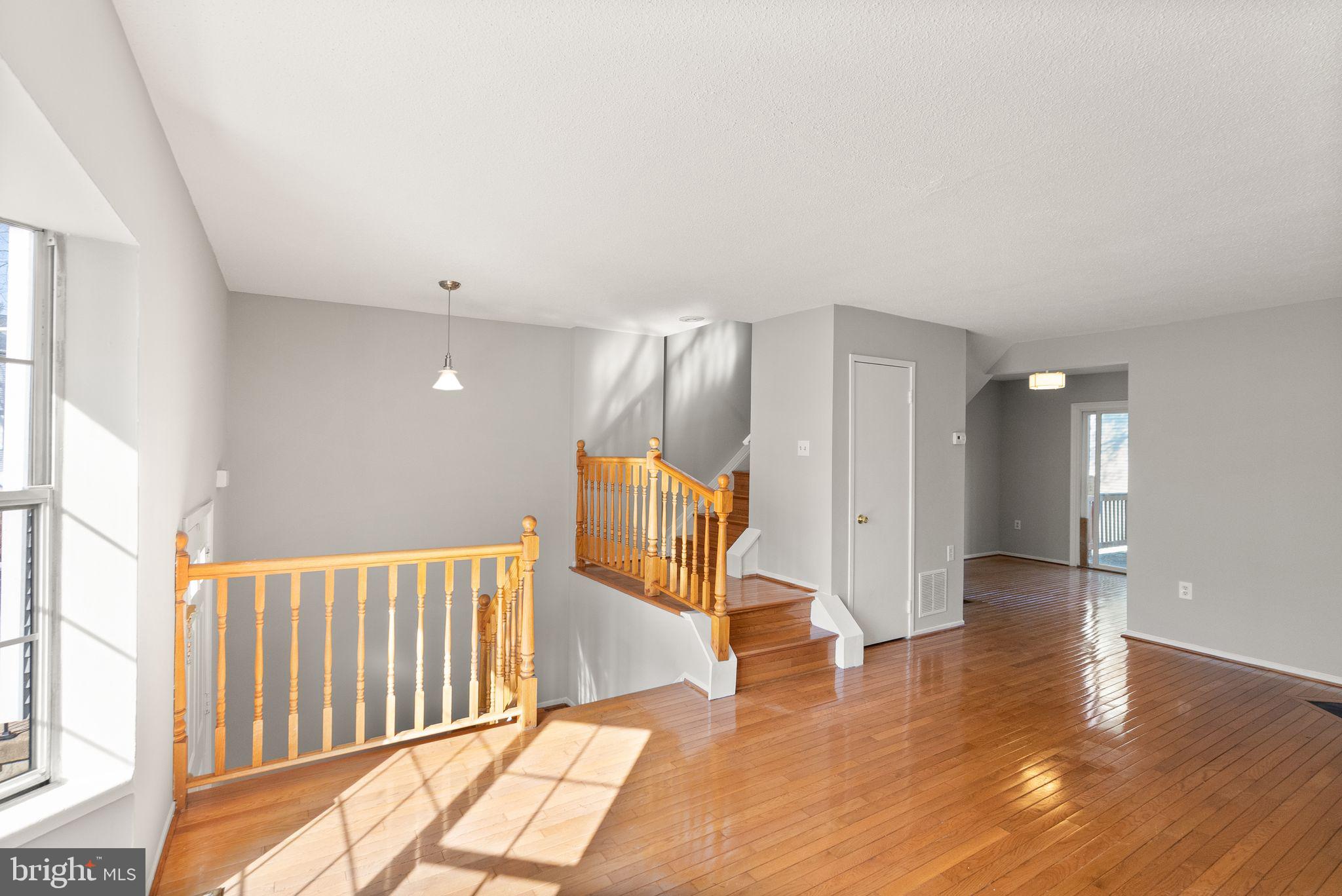 HUNTERS SQUARE - Residential