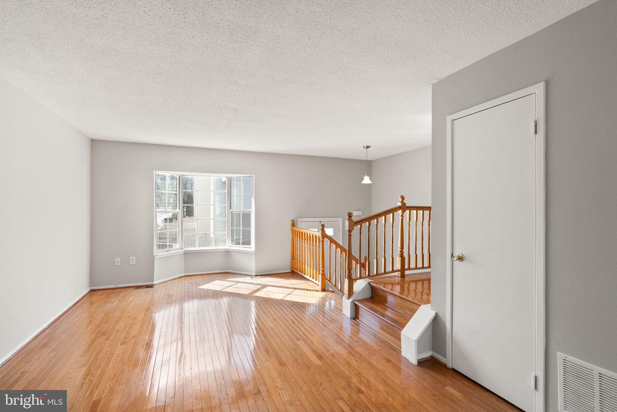 HUNTERS SQUARE - Residential