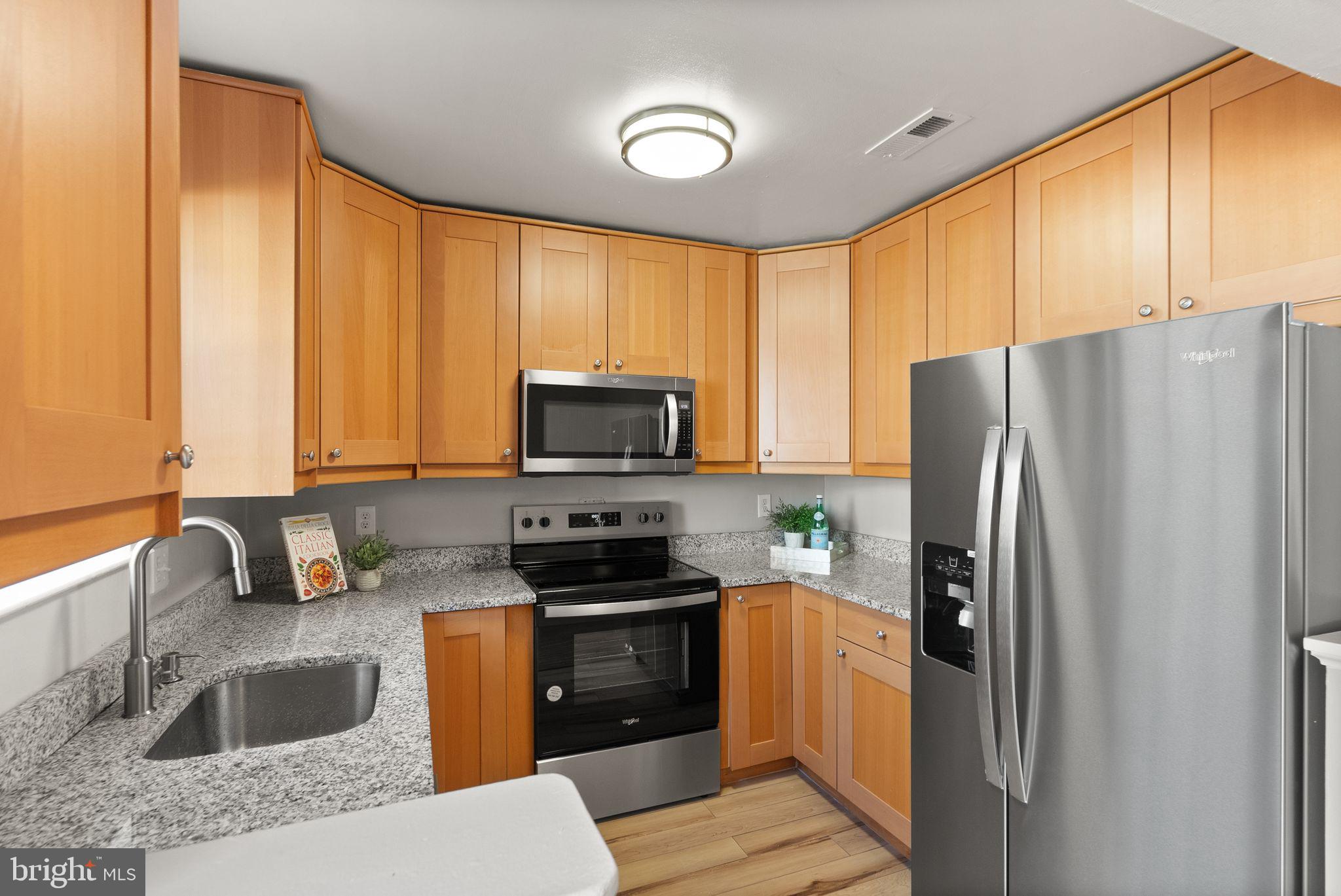 HUNTERS SQUARE - Residential