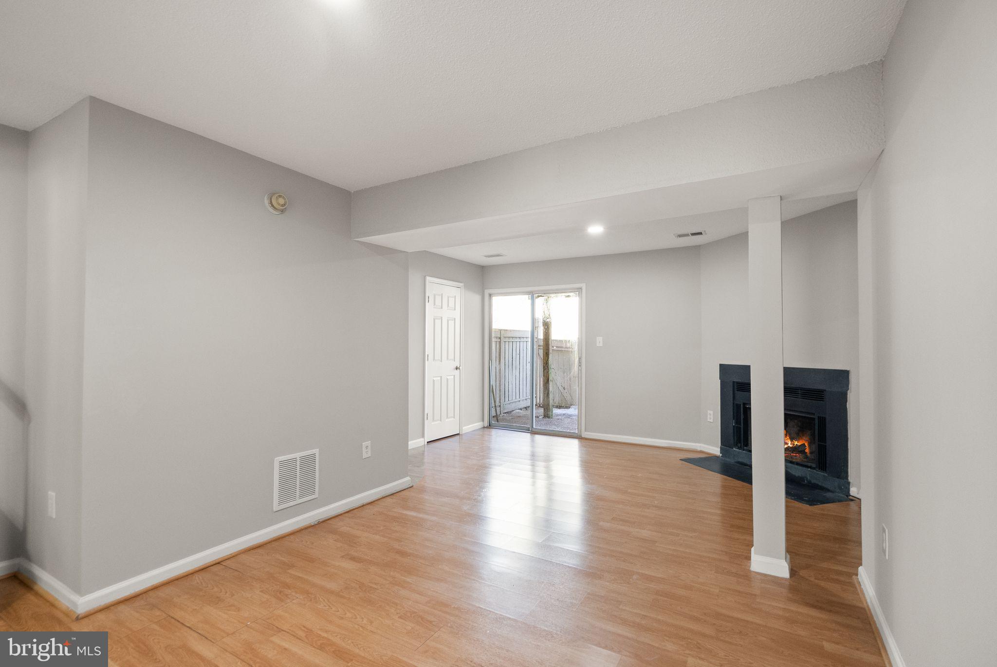 HUNTERS SQUARE - Residential