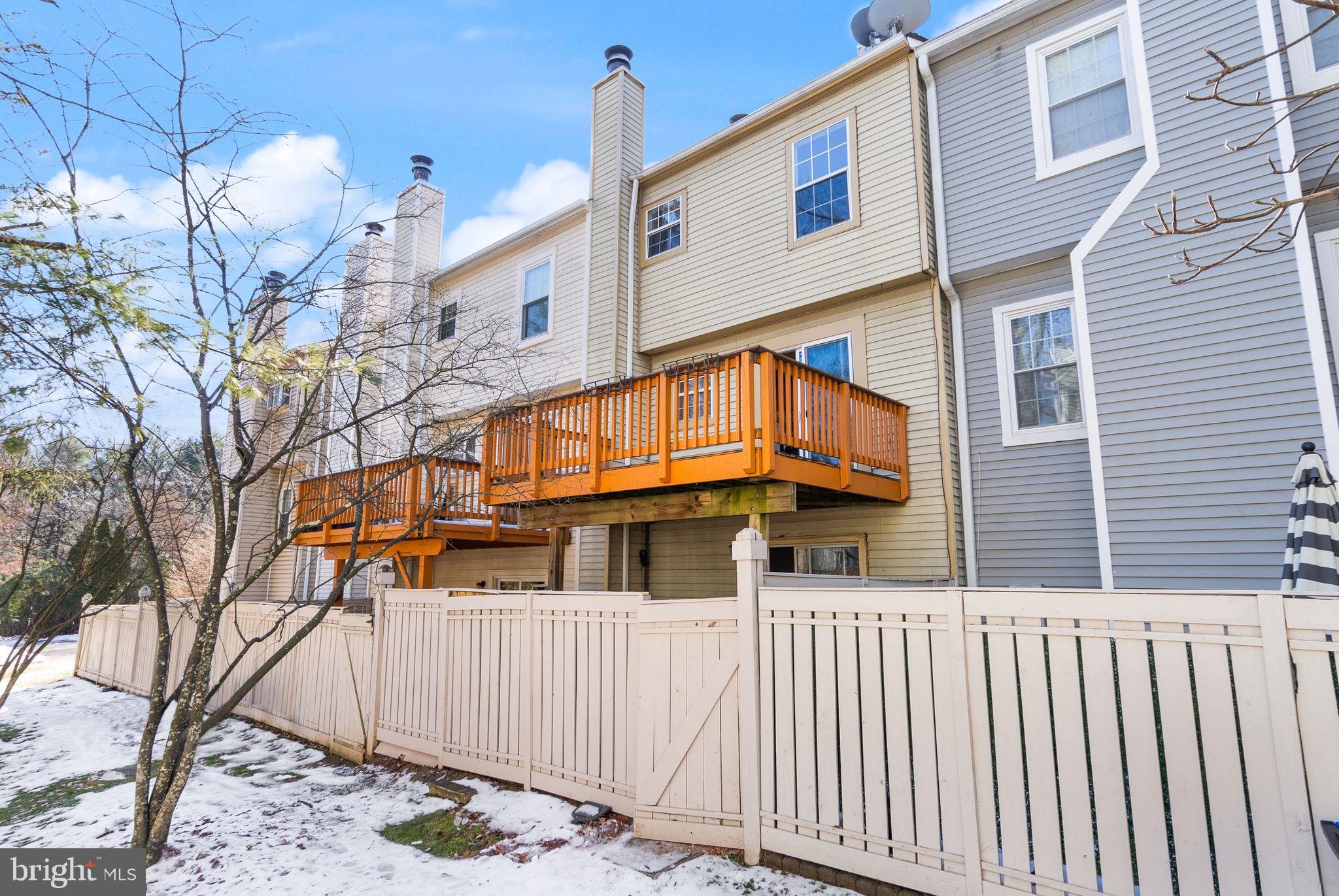 HUNTERS SQUARE - Residential