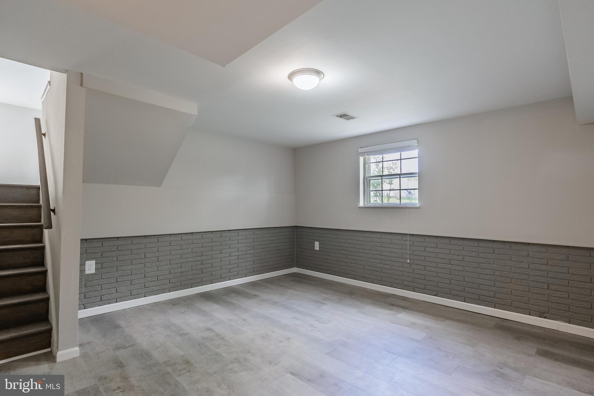 STERLING - Residential Lease