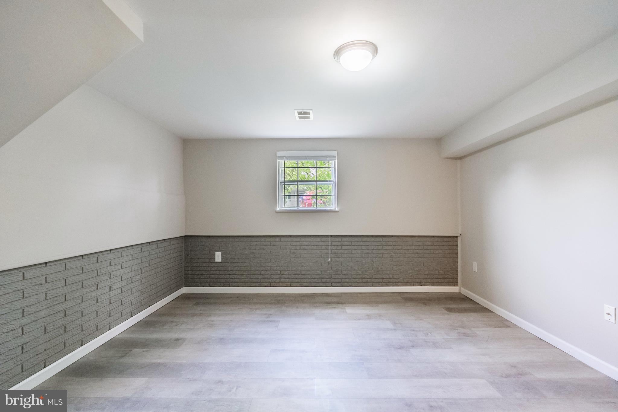 STERLING - Residential Lease