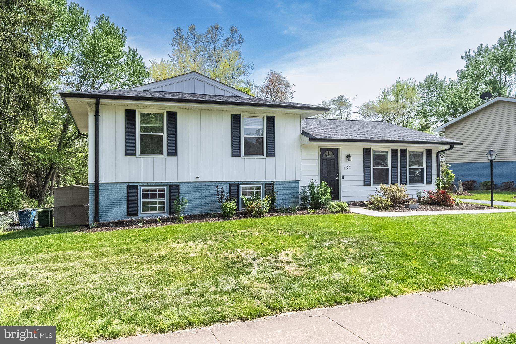 STERLING - Residential Lease