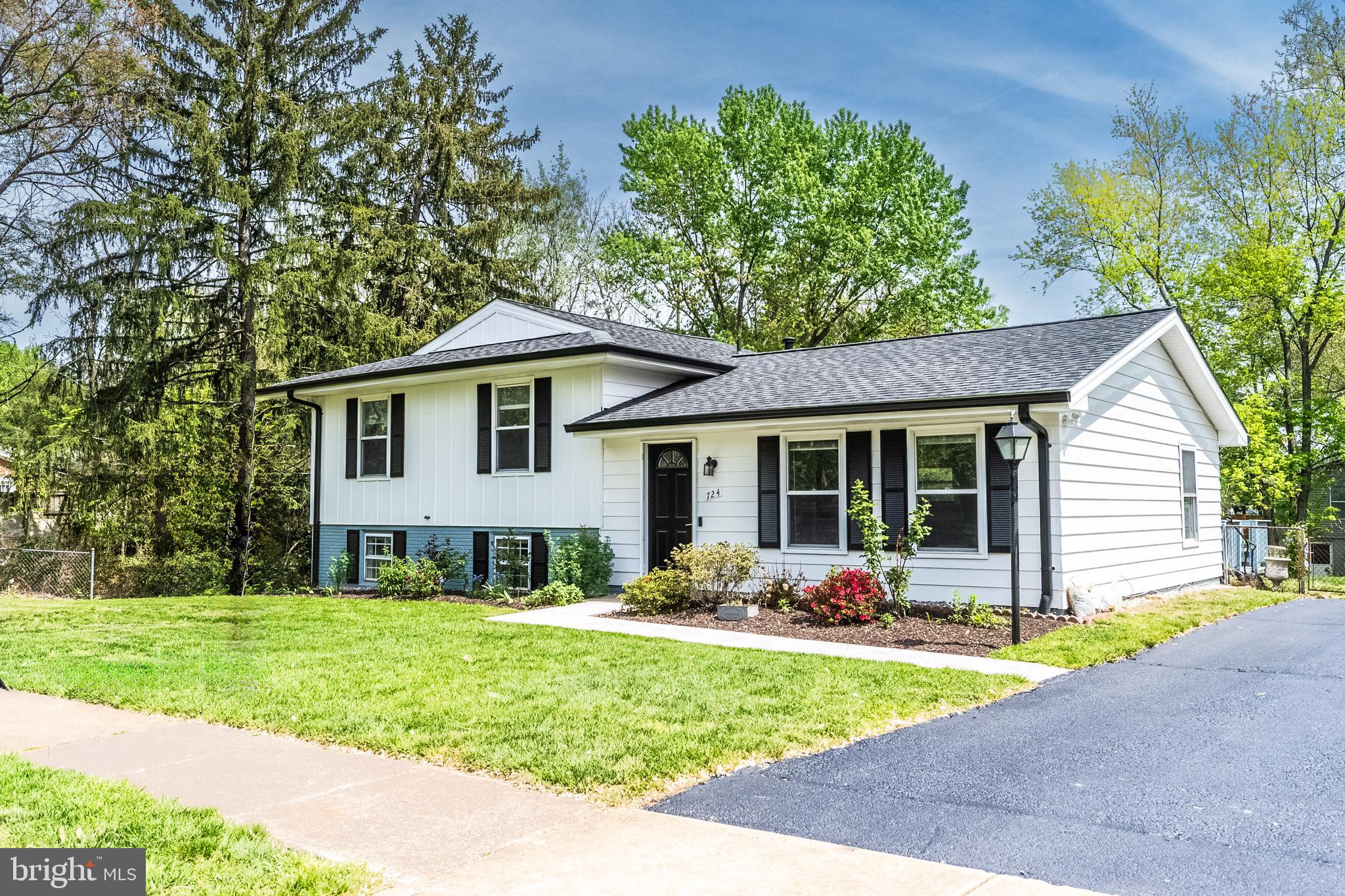 STERLING - Residential Lease