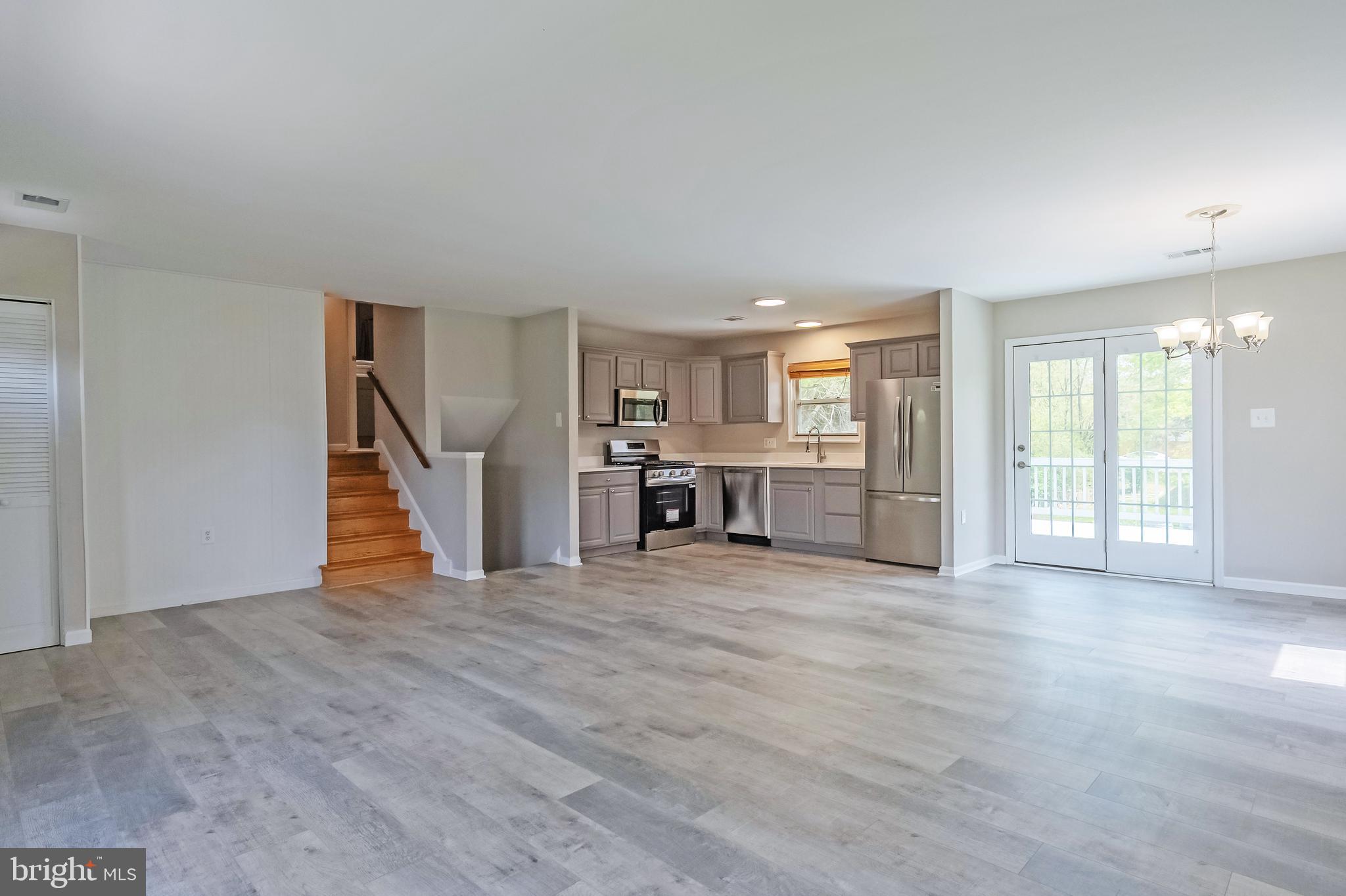 STERLING - Residential Lease