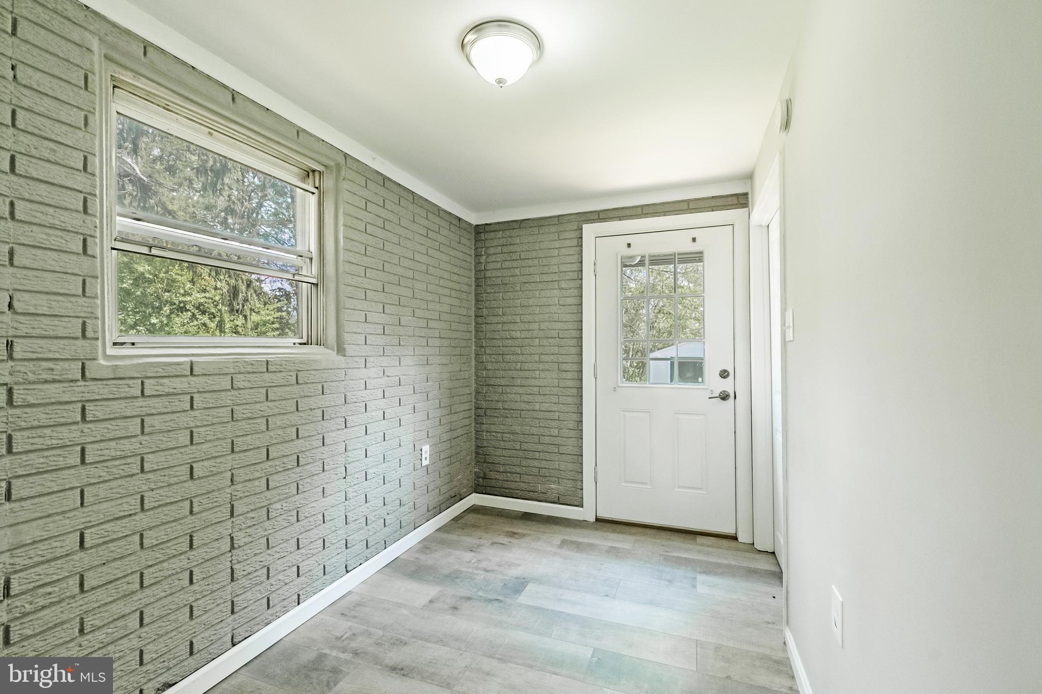 STERLING - Residential Lease