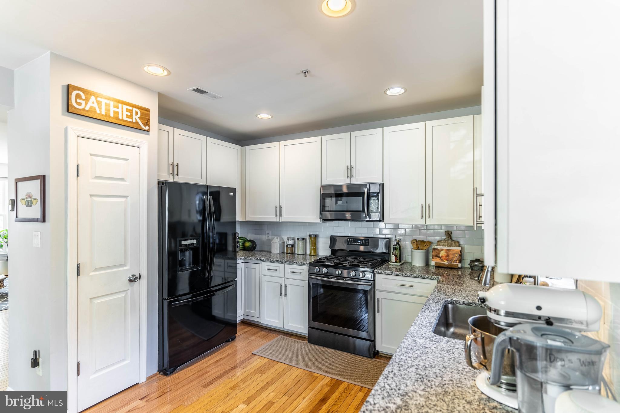 SOUTH RIDING - Residential