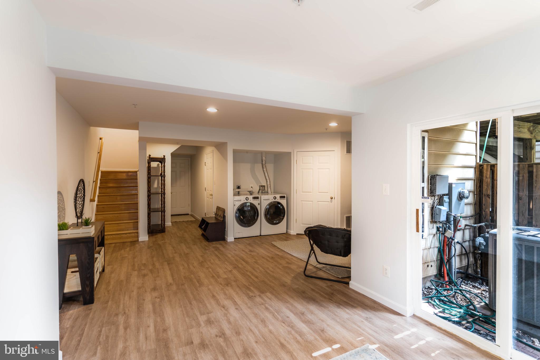 SOUTH RIDING - Residential