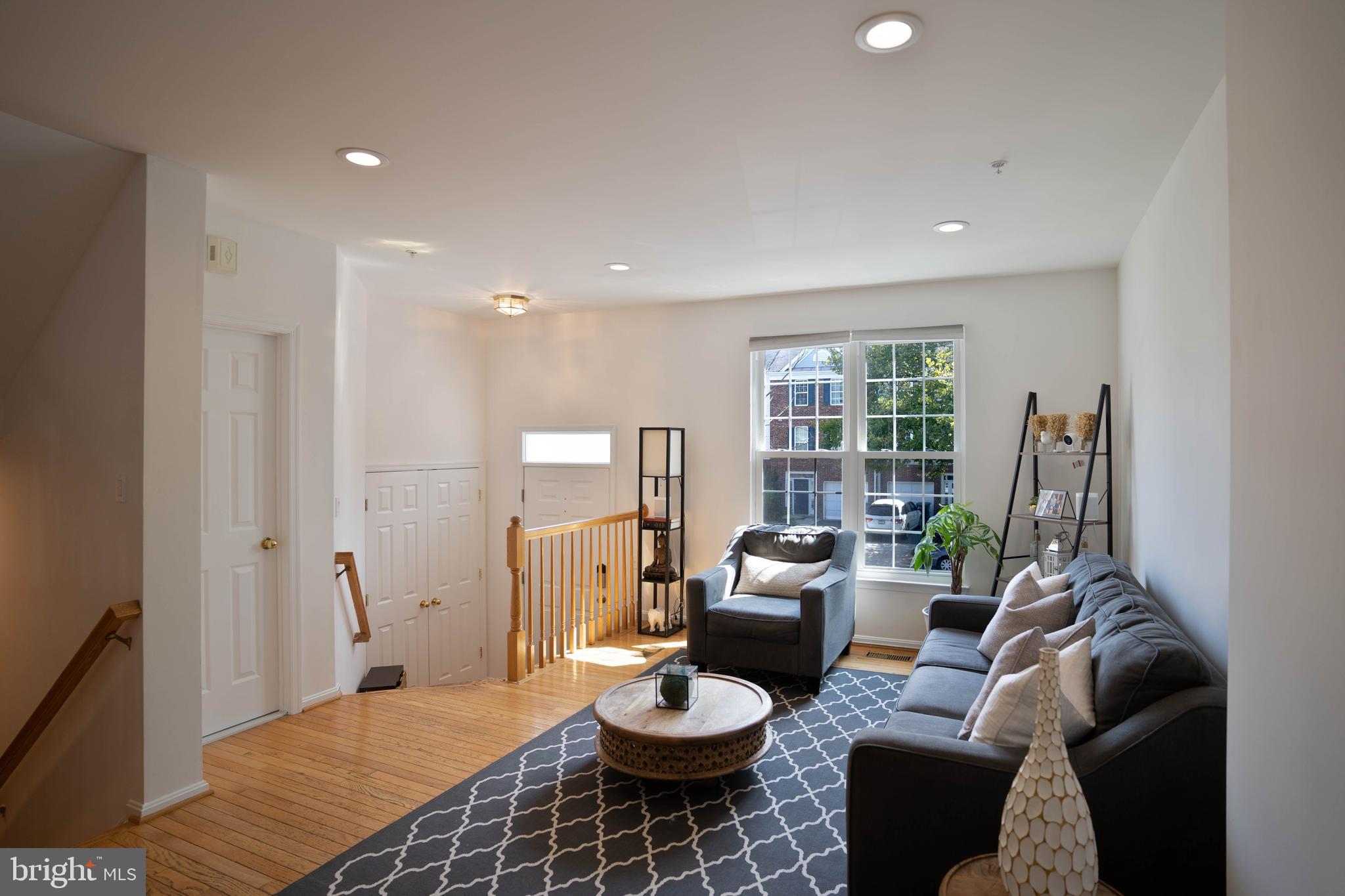 SOUTH RIDING - Residential