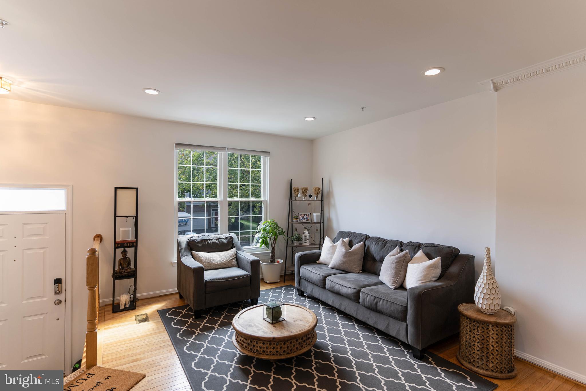 SOUTH RIDING - Residential