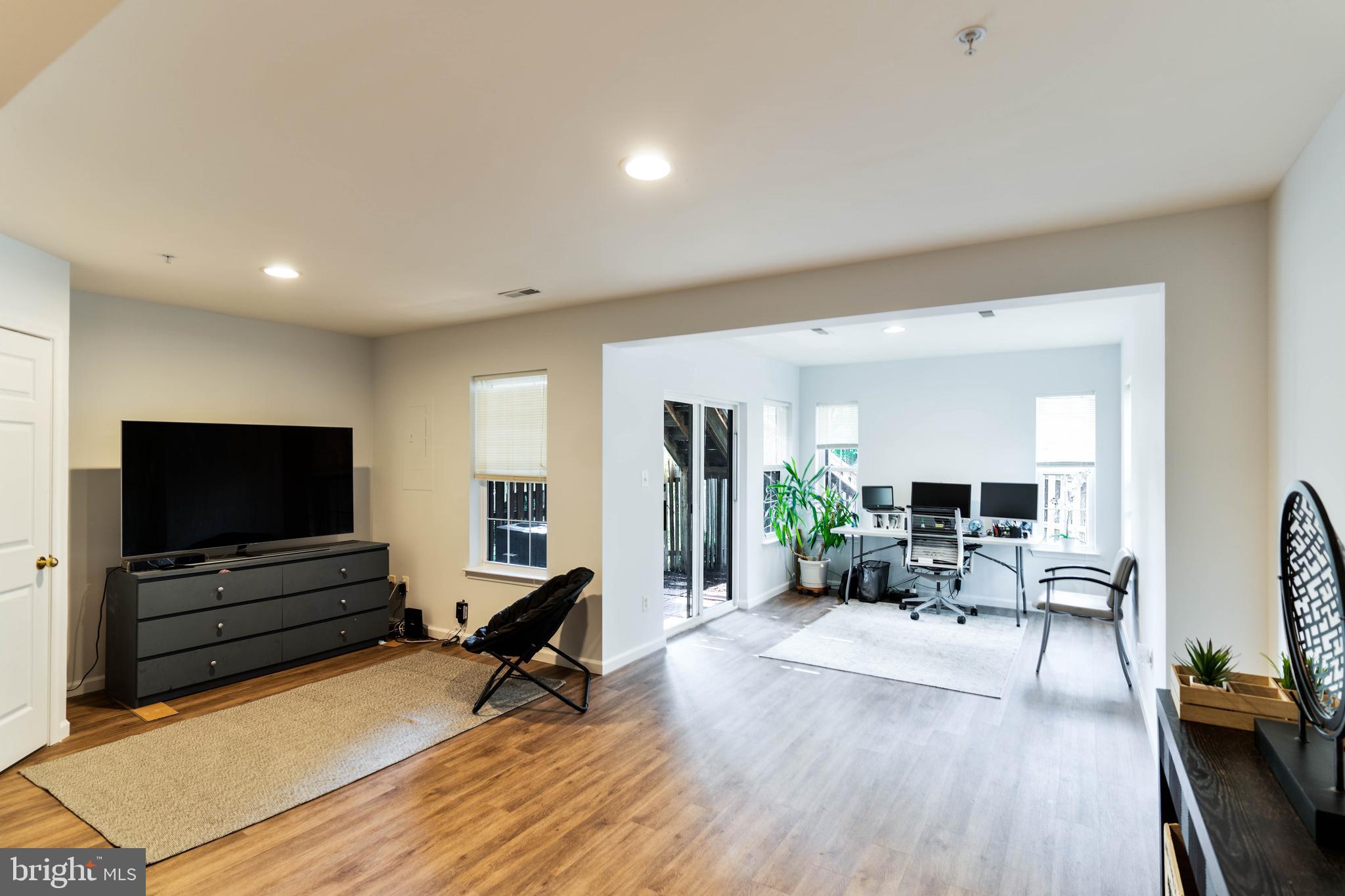 SOUTH RIDING - Residential