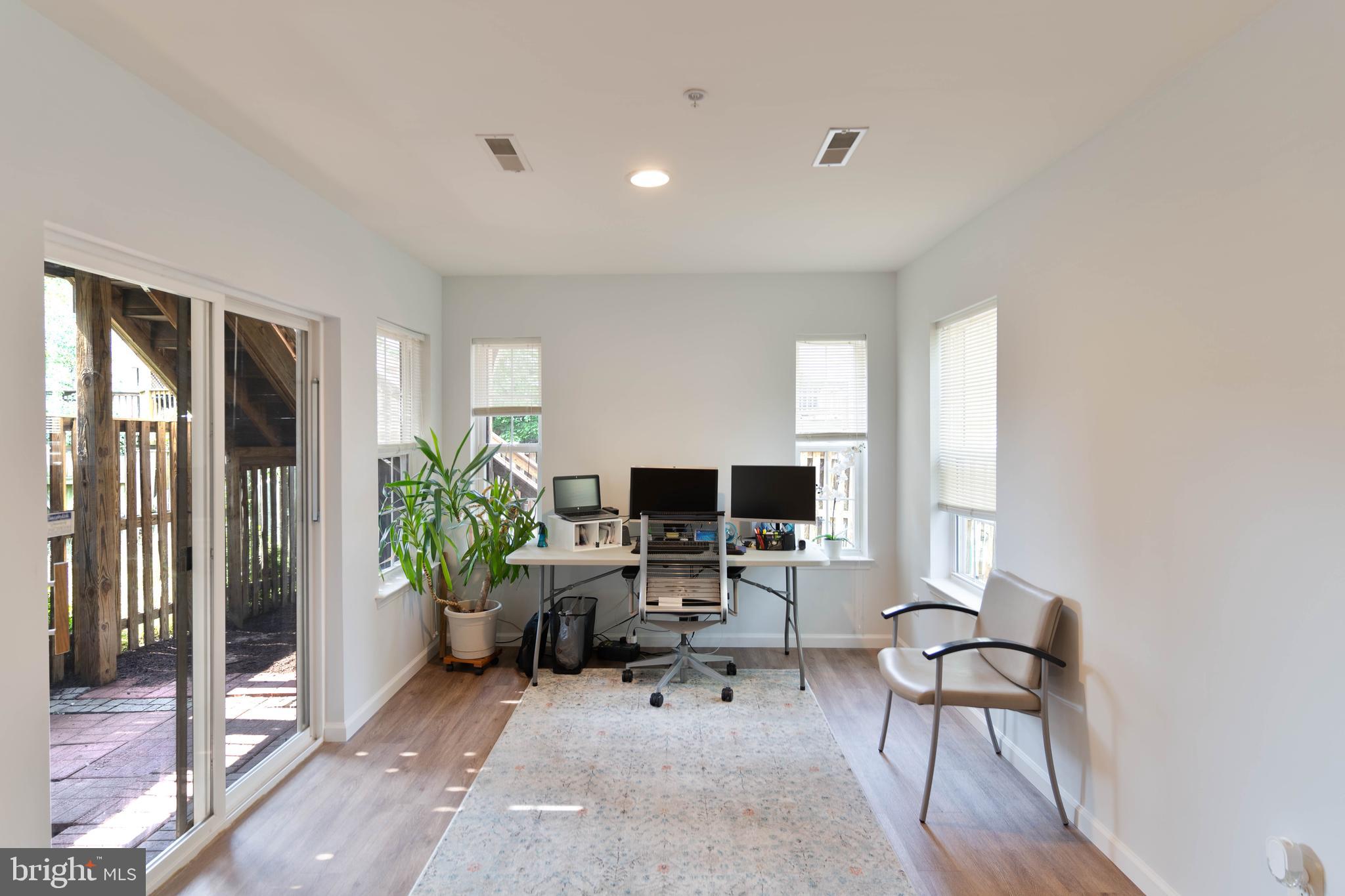 SOUTH RIDING - Residential