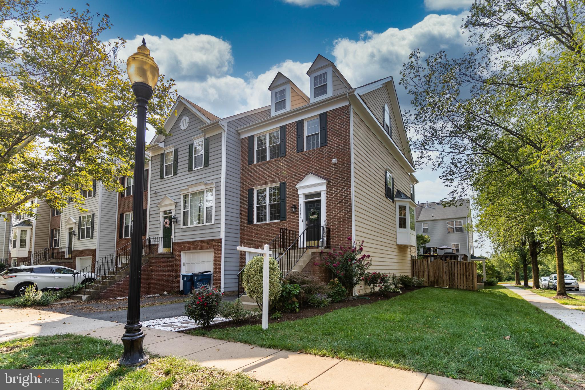 SOUTH RIDING - Residential