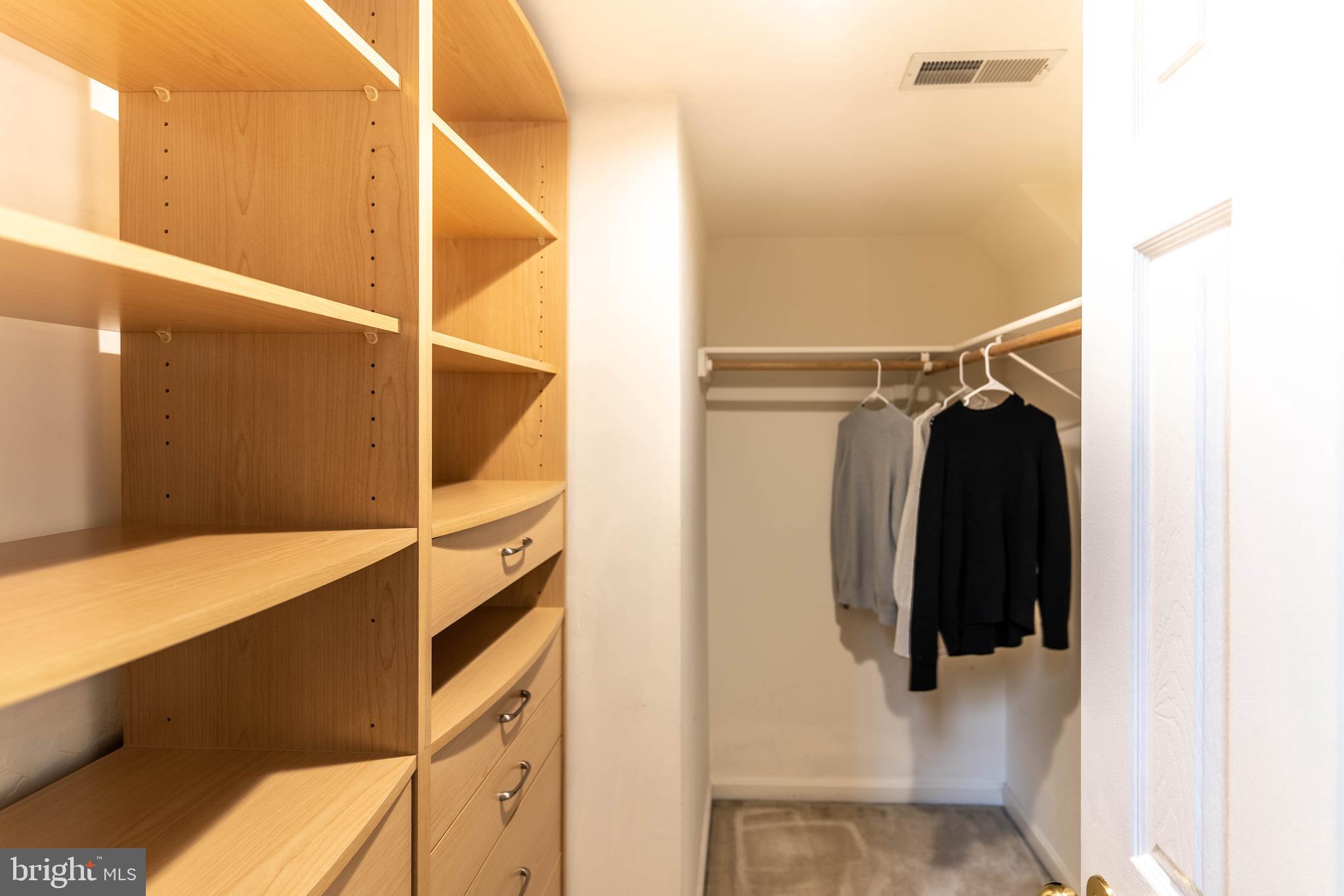 SOUTH RIDING - Residential