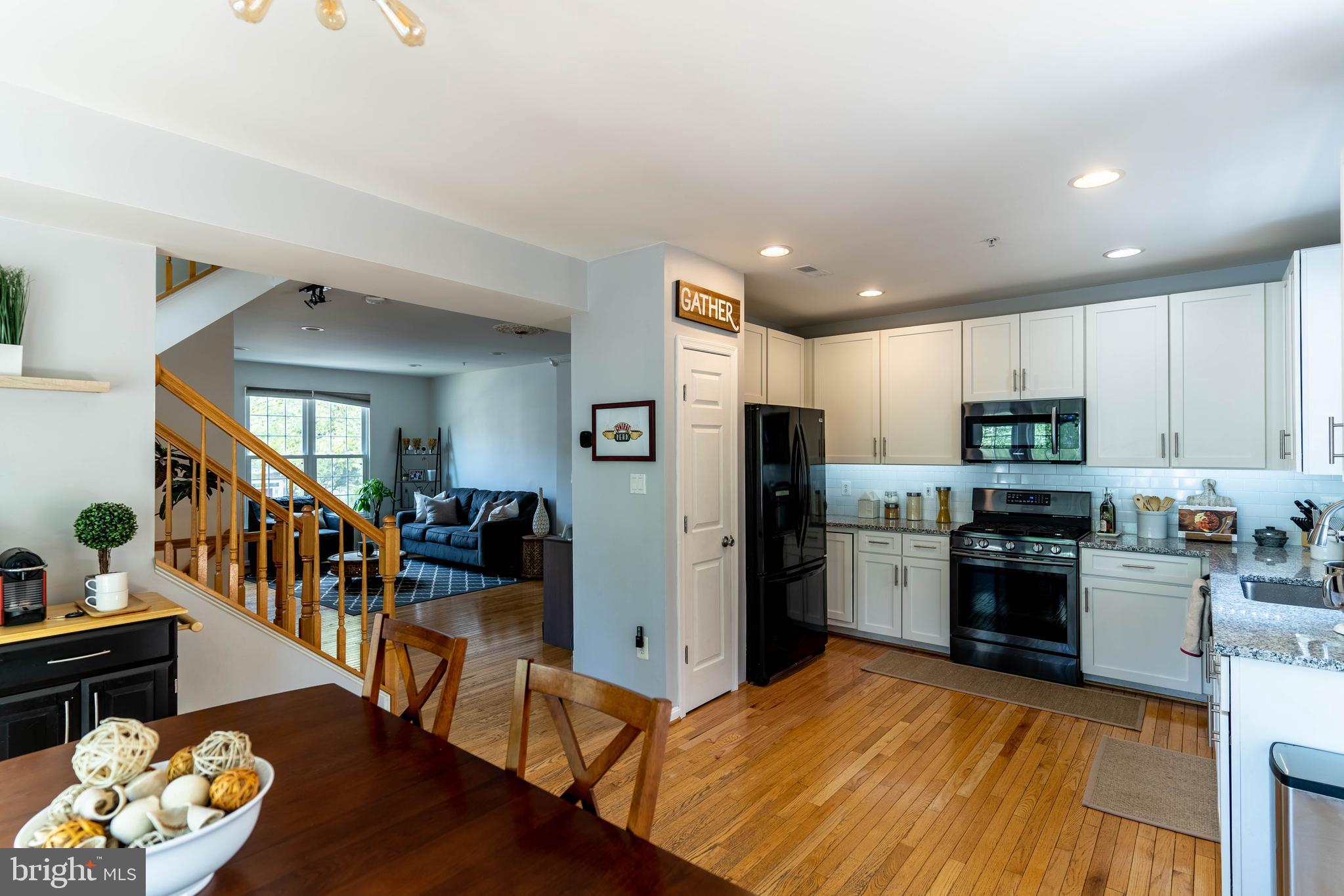 SOUTH RIDING - Residential